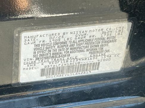 Used 2025 Nissan Versa SV FWD image 33