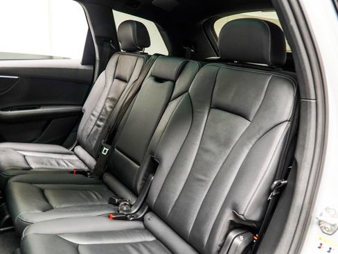 Used 2025 Audi Q7 3.0T Premium Plus AWD/4WD image 45