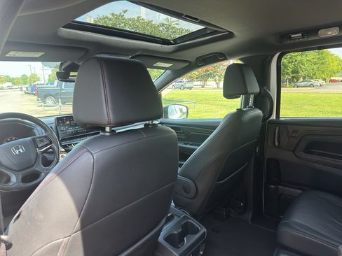 Used 2025 Honda Odyssey Sport-L image 19