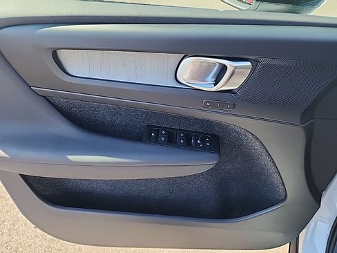 Certified 2026 Volvo XC40 B5 Plus AWD/4WD image 10