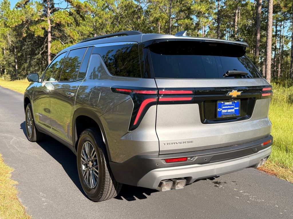 New 2027 Chevrolet Traverse LT w/ Driver Confidence Package FWD image 3