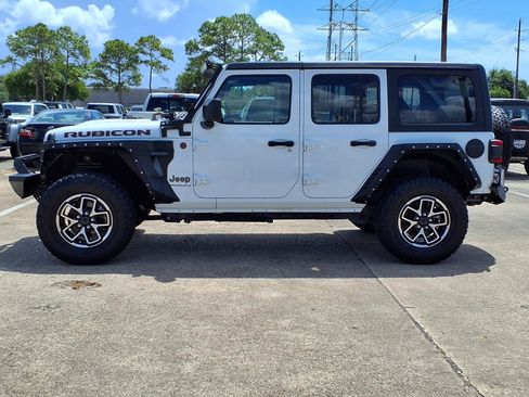 Used 2024 Jeep Wrangler Unlimited Rubicon w/ Convenience Group AWD/4WD image 25