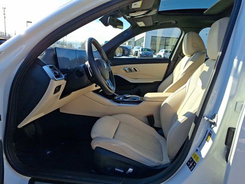 Used 2023 BMW 330i xDrive Sedan w/ Driving Assistance Package image 13