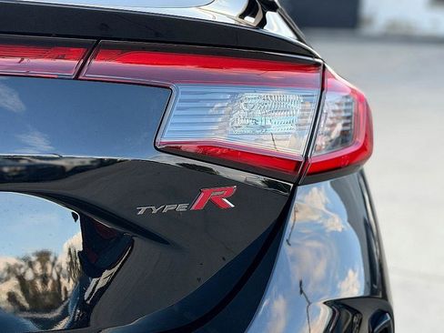 Used 2025 Honda Civic Type R image 15