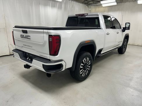 Used 2024 GMC Sierra 2500 Denali Ultimate AWD/4WD image 4