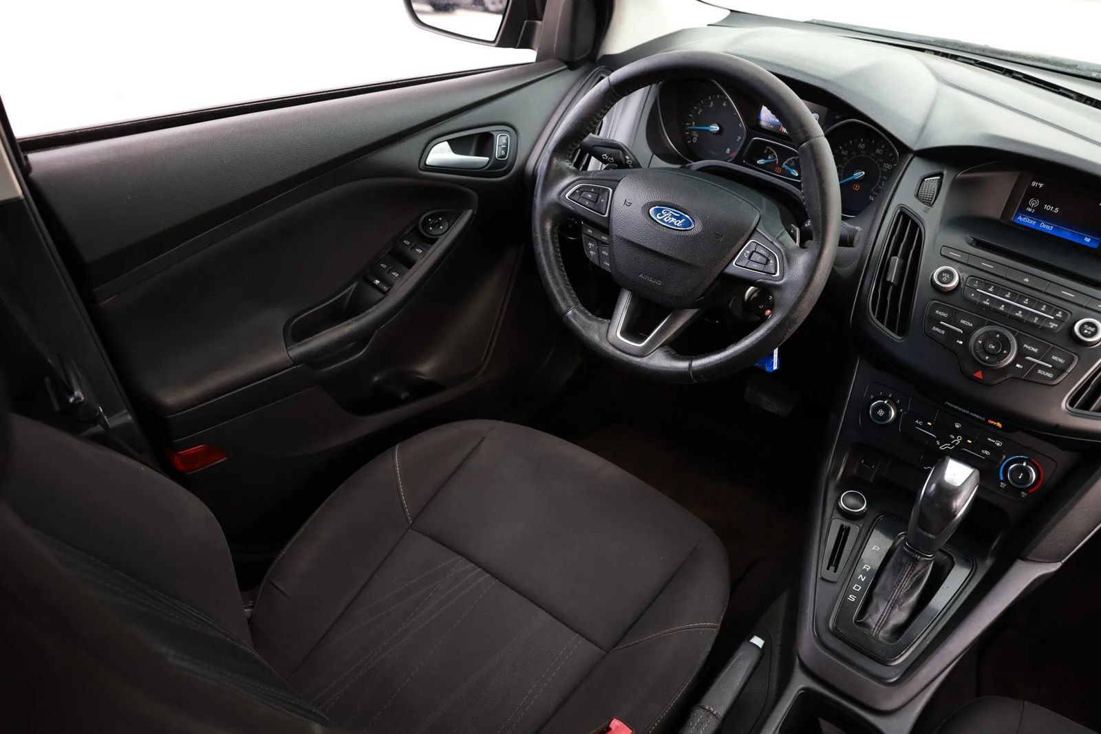 Used 2015 Ford Focus SE w/ SE Sport Package FWD image 12