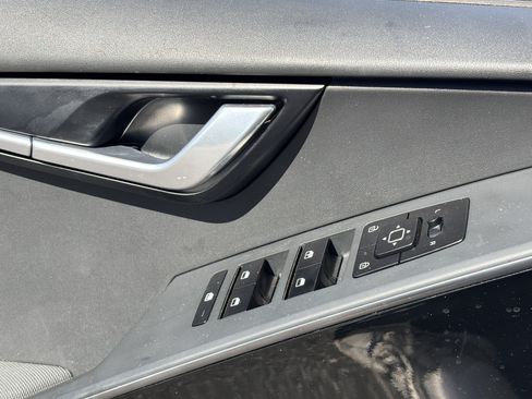 Certified 2023 Kia Niro Wind FWD image 19