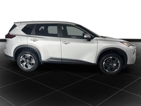 Used 2024 Nissan Rogue SV AWD/4WD image 6