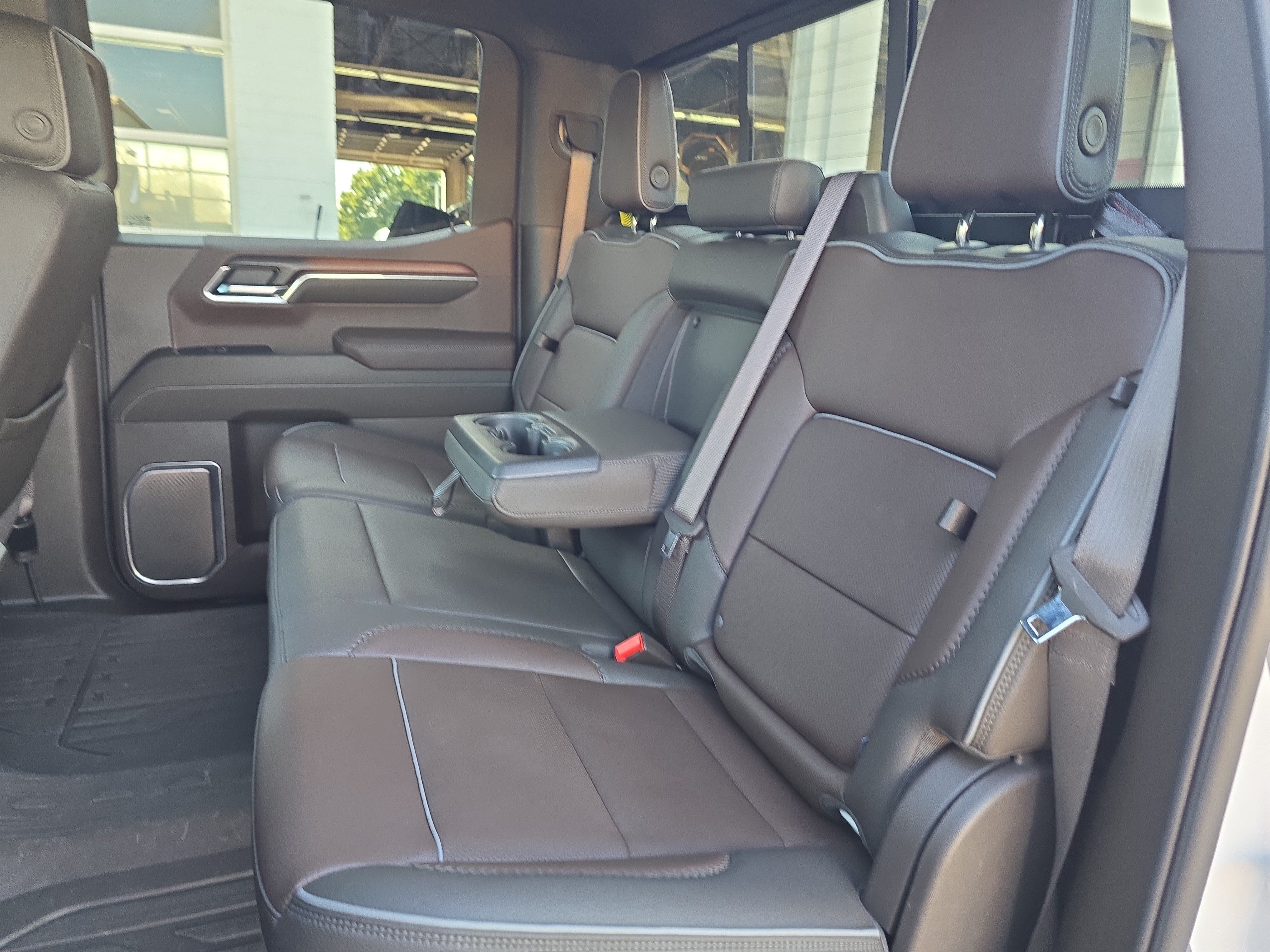 Used 2025 GMC Sierra 1500 Denali w/ Technology Package AWD/4WD image 15
