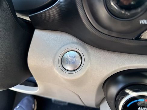 Certified 2026 Hyundai Venue SEL image 28