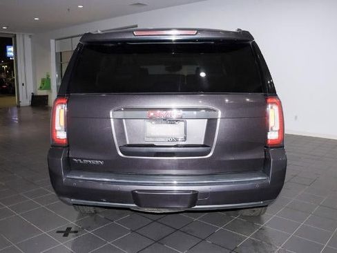 Used 2017 GMC Yukon Denali image 4