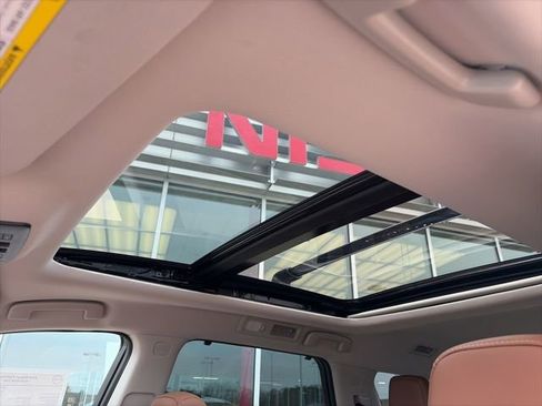 New 2026 Nissan Pathfinder Platinum image 23