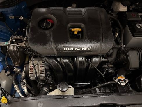 Used 2017 Hyundai Elantra Limited image 24