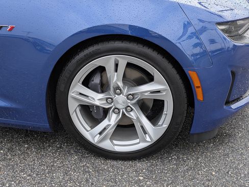 Certified 2021 Chevrolet Camaro LT RWD image 10