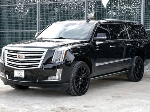 Used 2019 Cadillac Escalade ESV Platinum image 7
