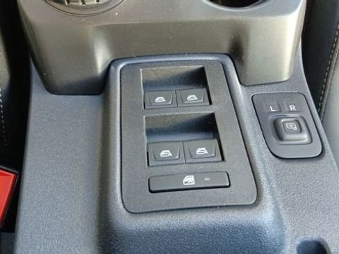 New 2025 Ford Bronco Badlands image 24