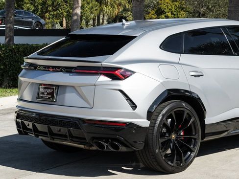Used 2022 Lamborghini Urus image 7