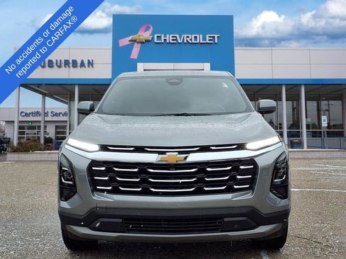 Used 2025 Chevrolet Equinox LT image 2