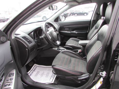 Used 2018 Mitsubishi Outlander Sport SE image 6