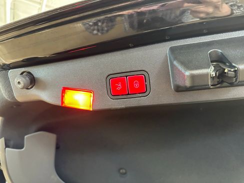 Used 2019 Mercedes-Benz SL 550 image 47