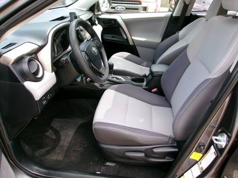 Used 2013 Toyota RAV4 XLE AWD/4WD image 7