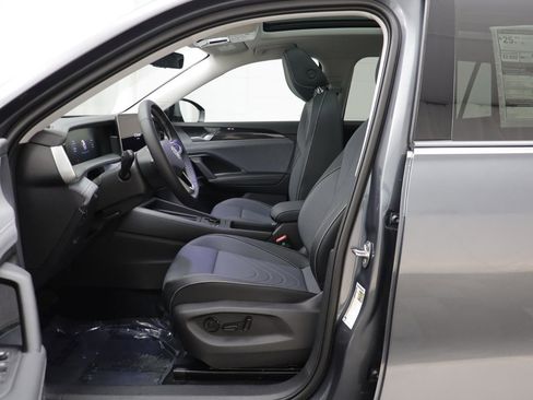 New 2026 Volkswagen Tiguan SE image 5