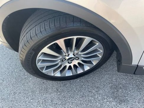 Used 2018 Lincoln MKC Reserve w/ Lincoln MKC Climate Package FWD image 13
