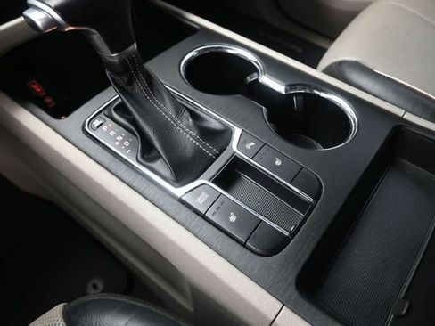 Used 2020 Kia Sedona EX FWD image 4