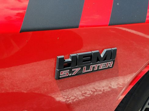 Used 2016 Dodge Challenger R/T RWD image 7