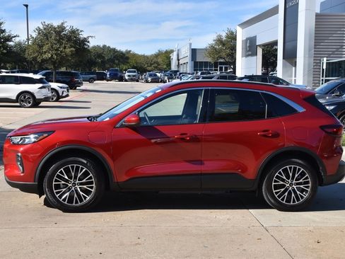 Used 2024 Ford Escape SE image 12