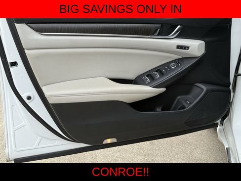 Used 2019 Honda Accord Touring image 10
