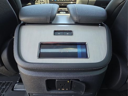 New 2025 Lincoln Navigator Reserve w/ Jet Appearance Package image 14