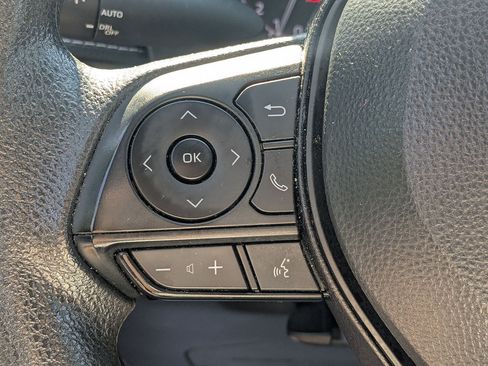 Used 2024 Toyota RAV4 XLE FWD image 17
