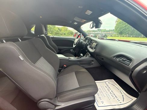 Used 2022 Dodge Challenger GT RWD image 9
