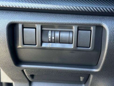 Used 2025 Subaru Crosstrek 2.0i Premium image 40