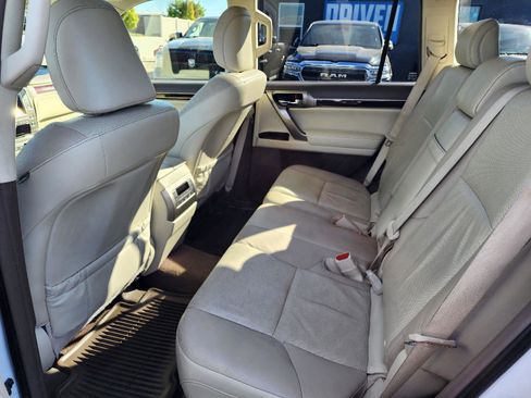 Used 2015 Lexus GX 460 Premium image 8