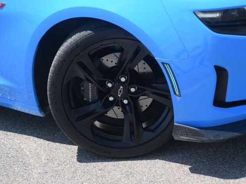 Used 2023 Chevrolet Camaro LT w/ Technology Package RWD image 26
