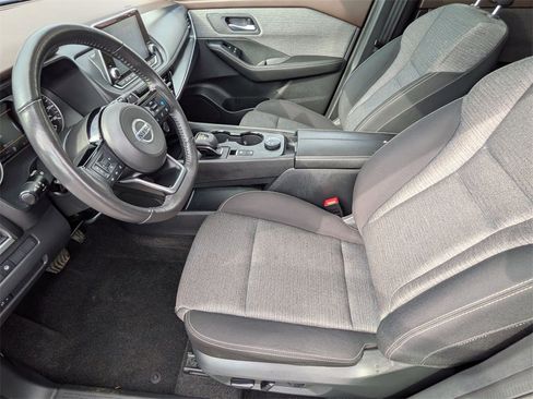 Used 2021 Nissan Rogue SV image 11