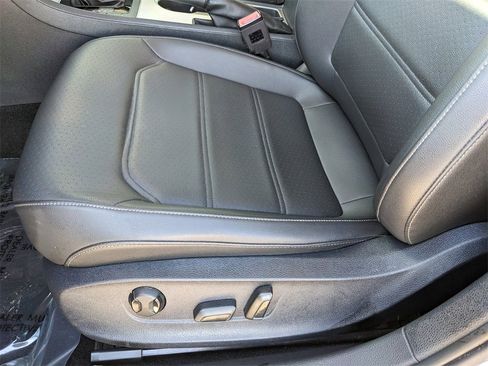 Used 2021 Volkswagen Passat 2.0T SE image 19