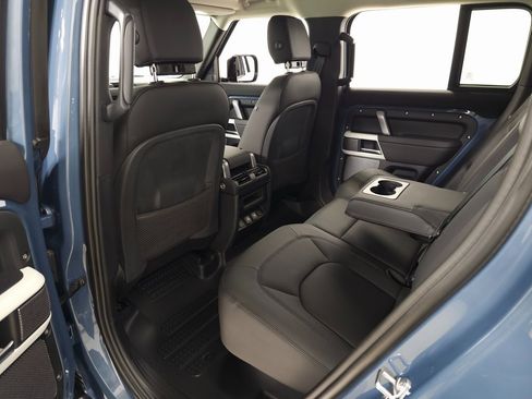 Used 2024 Land Rover Defender 110 S image 35