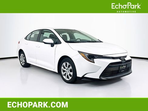 Used 2024 Toyota Corolla LE image 1