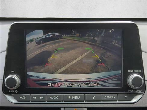 Used 2023 Nissan Altima 2.5 SV FWD image 13
