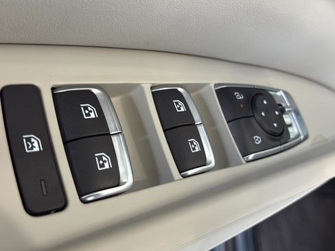 New 2026 Kia Carnival EX FWD image 21