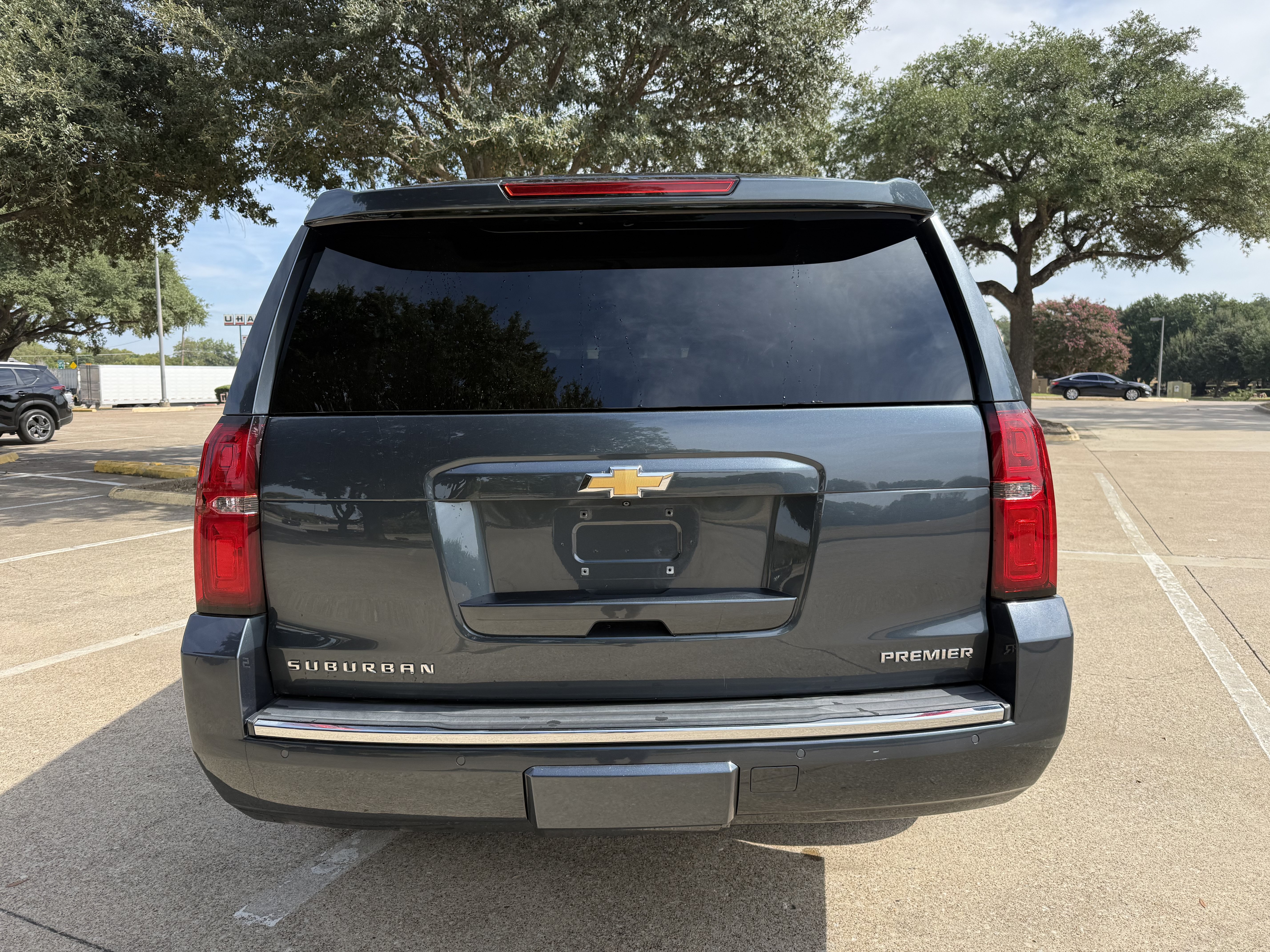 Used 2019 Chevrolet Suburban Premier RWD image 6
