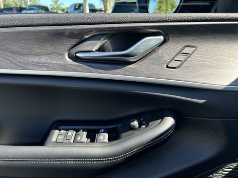 New 2025 Jeep Grand Cherokee Limited image 13