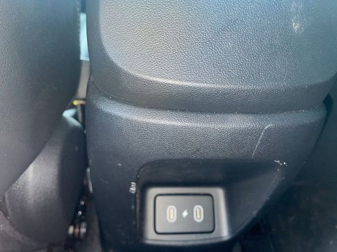 Used 2024 Hyundai Elantra Limited image 17