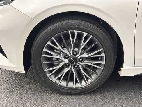 Used 2024 Kia Forte GT-Line w/ GT-Line Premium Package image 16