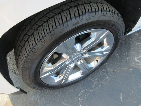 Used 2020 GMC Yukon Denali w/ Denali Ultimate Package image 11