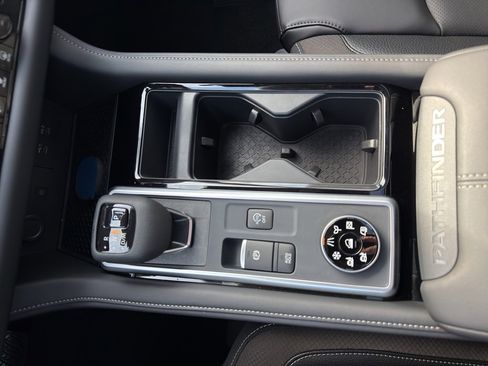 New 2026 Nissan Pathfinder SL image 22