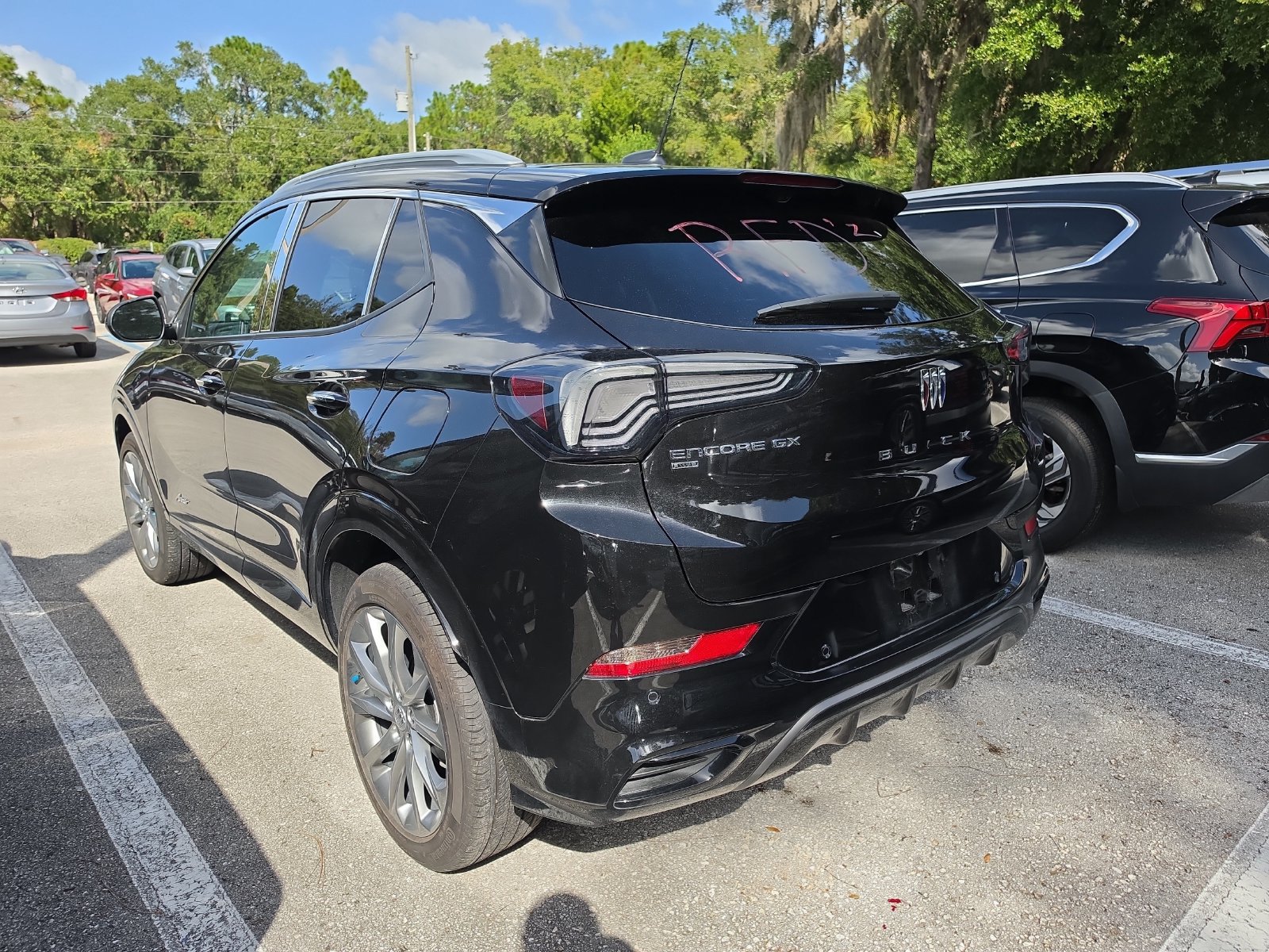 Used 2025 Buick Encore GX Avenir w/ Avenir Technology Package AWD/4WD image 5